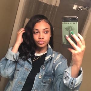 Meet your Posher, Danai